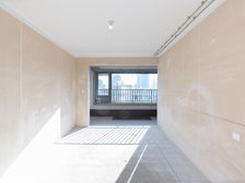 龙湖砚熙台 毛坯三房 中间楼层 位置安静 厨卫全明