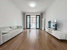 龙华板块 品质小区 板式南北通户型 电梯小高层 地铁200米