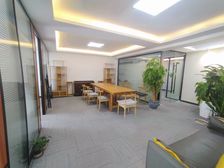 商务区财富广场 150平米 精装办公室带用具 4隔间 随时看