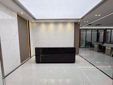 龙光世纪旁 利海亚洲国际250平 租金1万每月 带设备