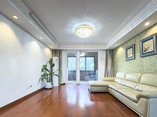 龙华地铁口 电梯小高层 南北通三房 有停车位 业主急用钱