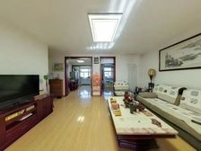 育英经十一路无记录三楼 带小房 随时能看 精装三室