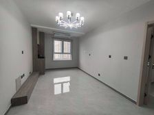 裕华小商品蔬果批发一中万达电梯小三室