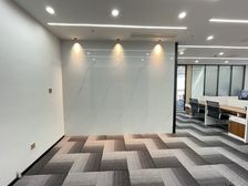 带家具出租 青秀万达130平办公室 三个房间