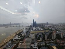 新地阿尔法丨200平带厨房丨一线江景丨年后起租丨带家具