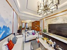 花香满径 4室2厅2卫 精装修 135万元