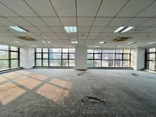 特价业主直租!租金3元,汇鑫国际370平,宜山路地铁站