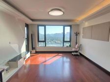 地铁口精装大四房 出行方便 精装好房 满五 附送车位