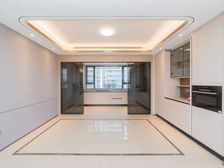 (捡漏)送车位 房东出国急售 次新房 全新精装未住 随时