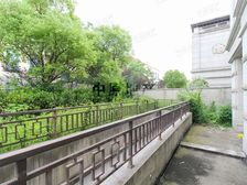 联排别墅,双阳台,带飘窗,近商圈,小区中心位置,24管家