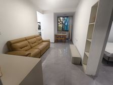 枣子岚垭正街 三室一厅 75万元出售