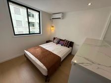 总监 出价就卖 得房率百分之90% 中间楼层 送豪华装修