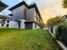 新螺蛳湾旁 官渡自贸区联排端户现房别墅 带大露台花园130平