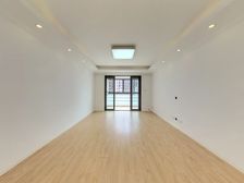 紧邻地铁,周边配套设施齐全,性价比89.86平