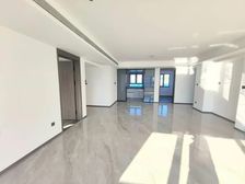 简陋特价!云筑2期145平四居880万 精装现房 即买即住