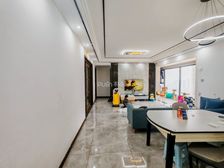 万科麓山物业推荐 A区 精装四房 看小区中庭 满二低税