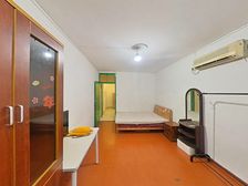 潍坊二村 一楼带院子.一房一厅.花园位置.房东诚心售.有钥匙