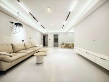 入选西位必看内环边05年版式大三房豪华精装修带固定车位