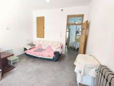 新辰天地北邻,一楼带实墙院,单位房3室看房方便价格可议