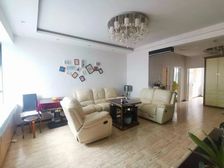 双卫格局 南北通透 有电梯 大三居 产权清晰 精装可拎包入住