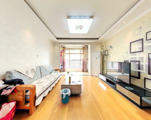 海尔鼎世华府A区 3室1厅 南