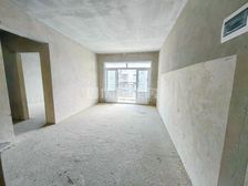 电梯房 70平 2室 毛坯 朝向东南 房东急置换 诚心出售