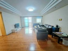 新出 泛海名人广场 180平 带院 看房方便 套三 单价3万