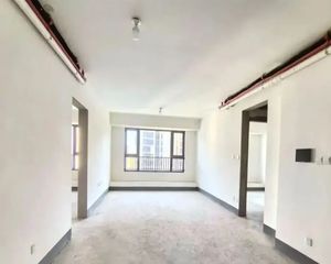 东坝新房 中间好楼层 集中供暖 电梯房 地铁3号线100米