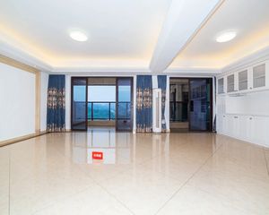 坪山天峦湖花园五室东南户型,双阳台,拎包入住,品牌物业