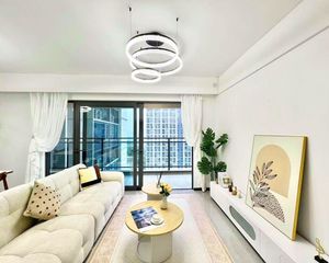 时代印记 医疗配套成熟 停车方便 正南朝向 双卫生间 次新房