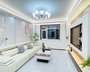 朝阳大街天威路电梯房精装修三室拎包入住