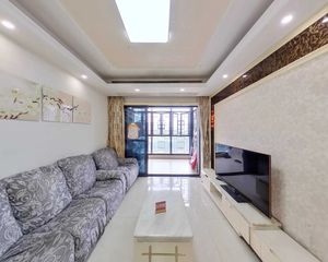 光明金城大第花园四室二厅,低门槛上车,拎包入住,近地铁