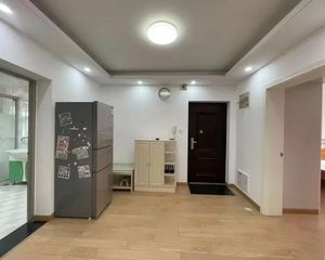 东港花苑三村经典大2居格局无浪费电梯房价钱可议
