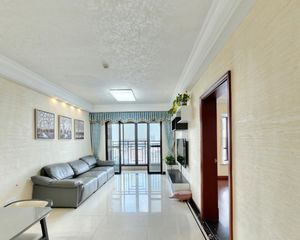 中海繁华里,南向三房好楼层,全屋精装视野开阔,近地铁