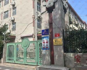 东直门内 街8号院 535拍 临地铁 近医院 商业配套齐全