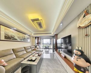 此房源业主重新装修,少住保养新,基本可以拎包入住