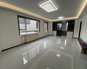 经纬华锦苑 精装好房 楼龄新 电梯房 停车方便 大两房