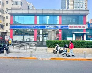 CBD独栋丨罗森便利店丨紧邻万达广场丨临街好位置丨带6年租约