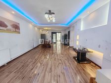 3室 精装 电梯房 137平 银海嘉怡花园 看房方便 有钥匙