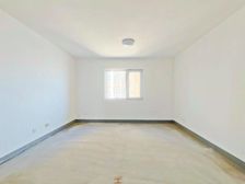 张庄路茶城,靠地铁,新房未住,三室两厅,低于市场价,随时看房