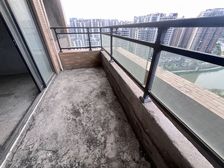 帕佳图世家 3室2厅2卫 毛坯 61.8万元