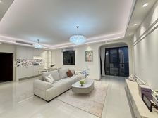 华鹏梧桐邑 精装4房 有电梯 南北通透 双卫 全新精装