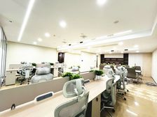 奥体中心双地铁口 豪华装修带隔断家具 办公接待 一梯一户