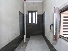 高峰期头脑发热投机了很多房子 没住过 缺钱急卖 包税带车位