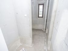 高峰期头脑发热投机了很多房子 没住过 缺钱急卖 包税带车位