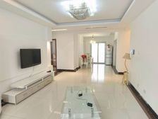 蓝湾国际 3室证过2年带产权车位带配房 南北通透十二中育新