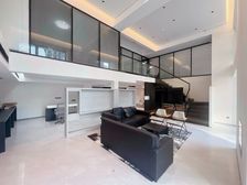 绿地中央广场使用面积300平 带办公用品租10000块