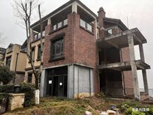 新上 278万带走原香端户别墅 一级视野 带超大花园