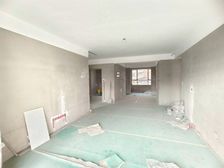新上一英里地砖已经铺好了房东着急了内元宝户型价格好谈好商量