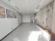 七中西邻温莎花园127平南向三居 简装 85.6万